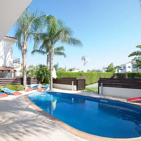 Vakantiehuis Charmante 3 Schlafzimmer Di12 Mit Privatem Pool