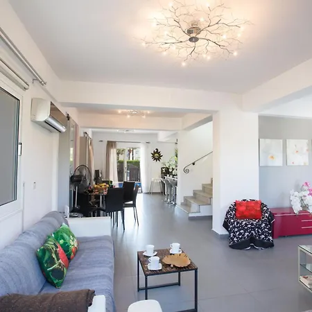 Charmante 3 Schlafzimmer Di12 Mit Privatem Pool Casa vacanze Protaras